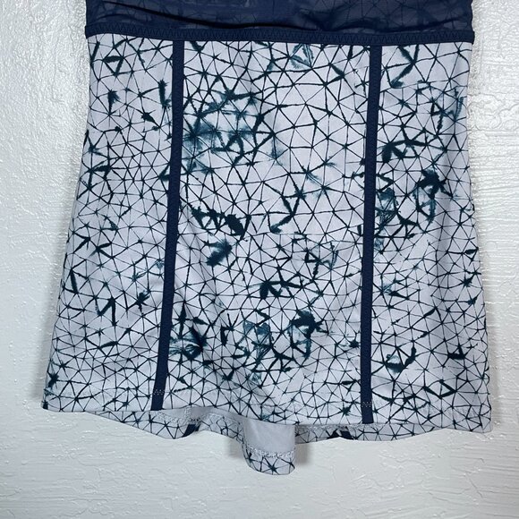 Lululemon Women 8 White Navy Blue Pedal Pace Zip Tank Padded Mesh Athleisure - Picture 2 of 9